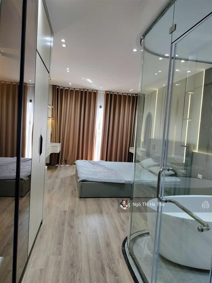 9.8 tỷ có nhà mới tinh thang máy  full nội thất  phúc lợi  ngõ oto thông  ở ngay