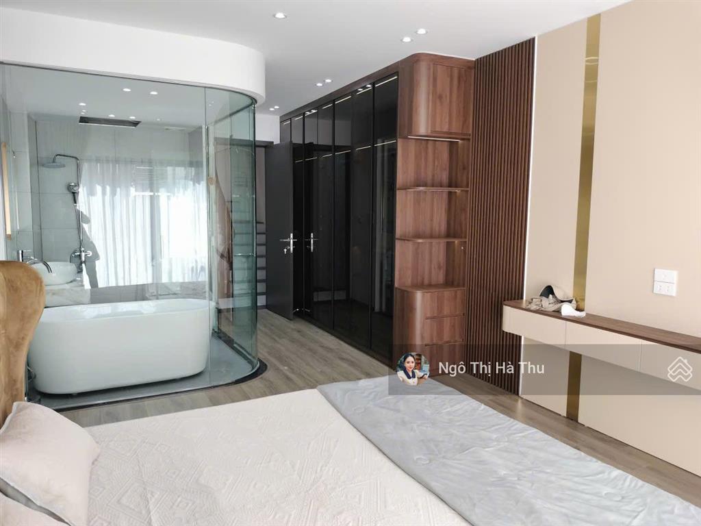 9.8 tỷ có nhà mới tinh thang máy  full nội thất  phúc lợi  ngõ oto thông  ở ngay