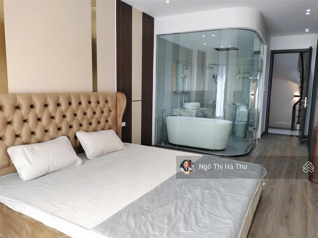 9.8 tỷ có nhà mới tinh thang máy  full nội thất  phúc lợi  ngõ oto thông  ở ngay