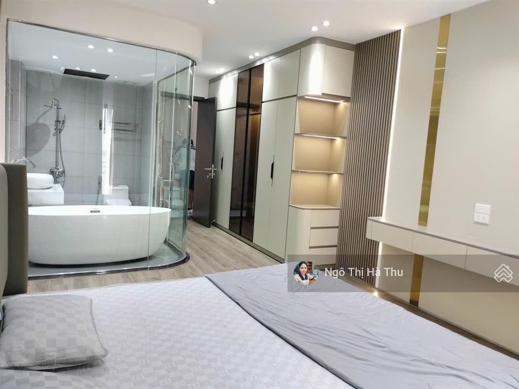 9.8 tỷ có nhà mới tinh thang máy  full nội thất  phúc lợi  ngõ oto thông  ở ngay