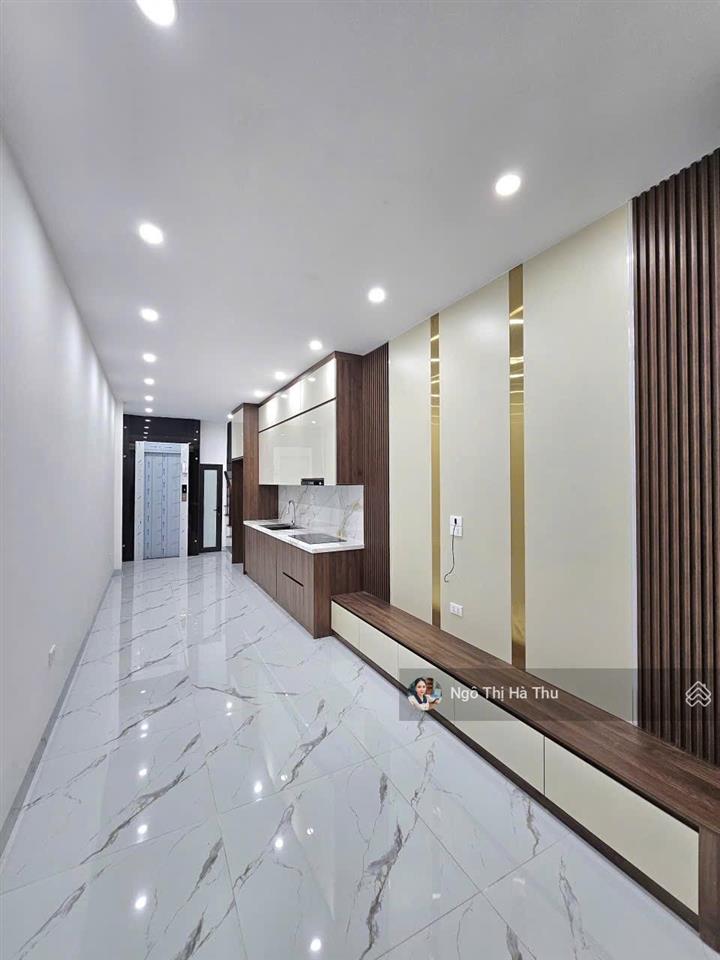 Chỉ 6.5 tỷ có nhà mới tinh gần 40m x 6 tầng thang máy  full nội thất  long biên  ô tô sát nhà