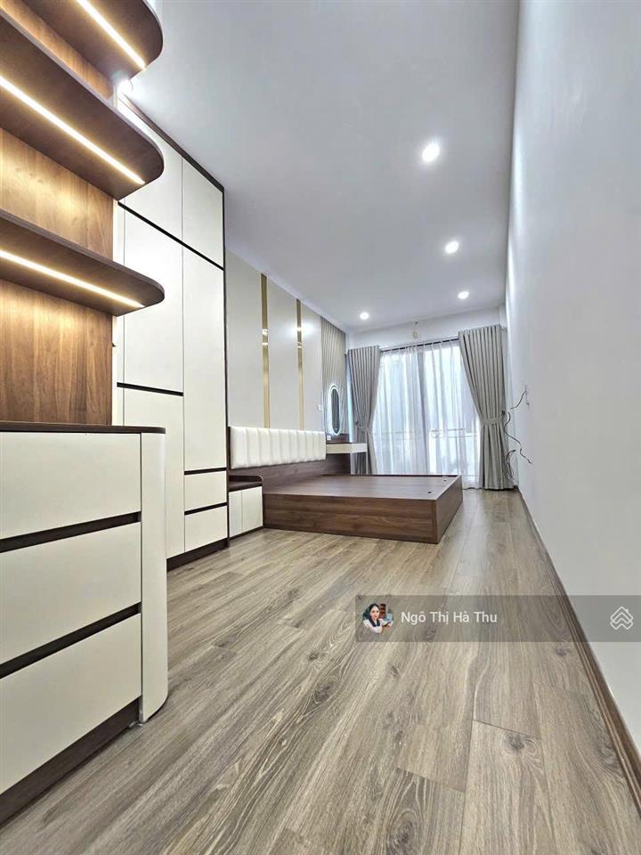 Chỉ 6.5 tỷ có nhà mới tinh gần 40m x 6 tầng thang máy  full nội thất  long biên  ô tô sát nhà