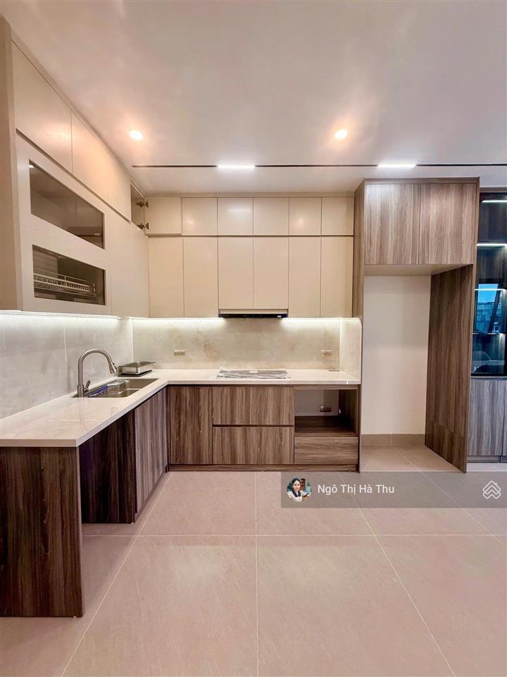 15.5 tỷ còn thương lượng mạnh  nhà 6 tầng thang máy  full nội thất  tđc xóm lò thanh am