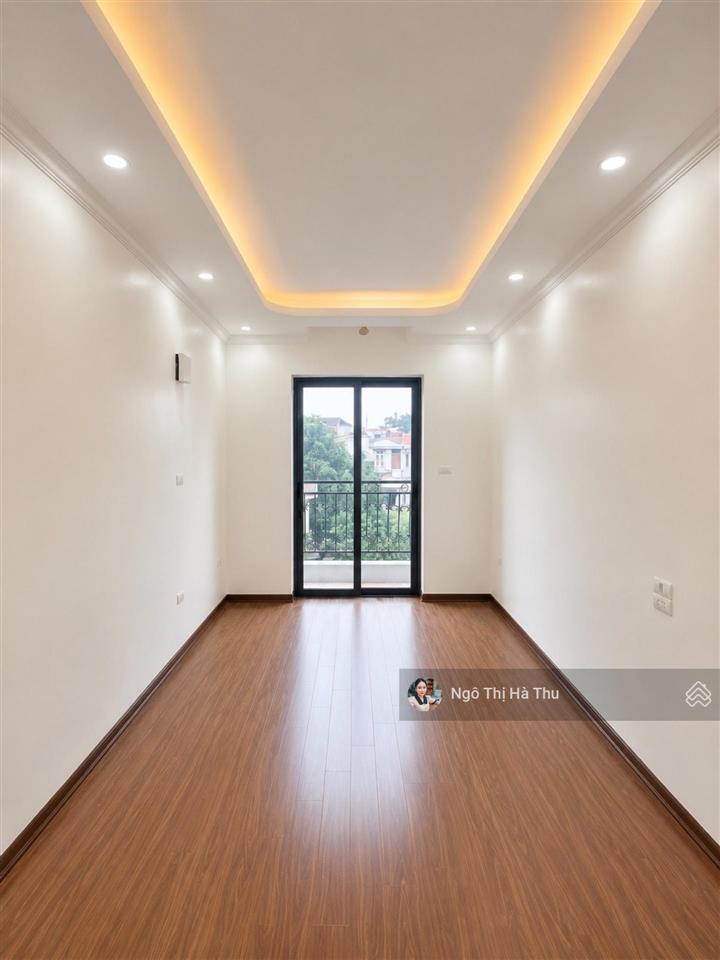6.95tỷ có nhà đẹp mới tinh full nội thất  đức giang  ngõ oto thông  gần chợ đức hoà  ở ngay