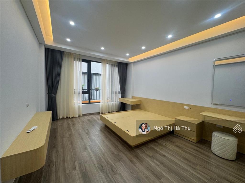 8,2 tỷ có nhà đẹp việt hưng  long biên  42m x 5 tầng mới tinh full nội thất  ở ngay