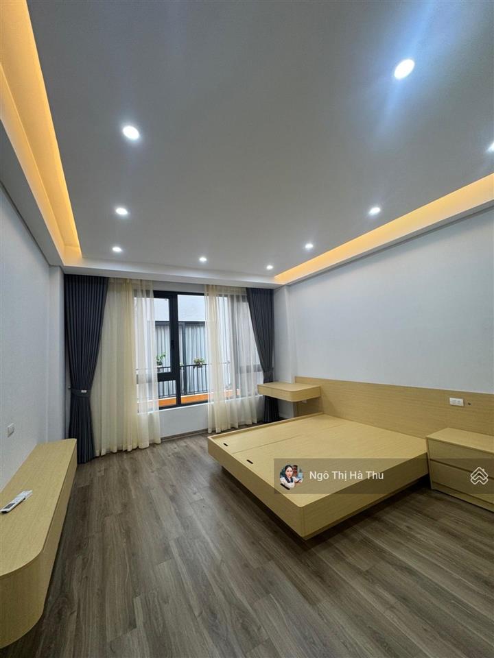 8,2 tỷ có nhà đẹp việt hưng  long biên  42m x 5 tầng mới tinh full nội thất  ở ngay