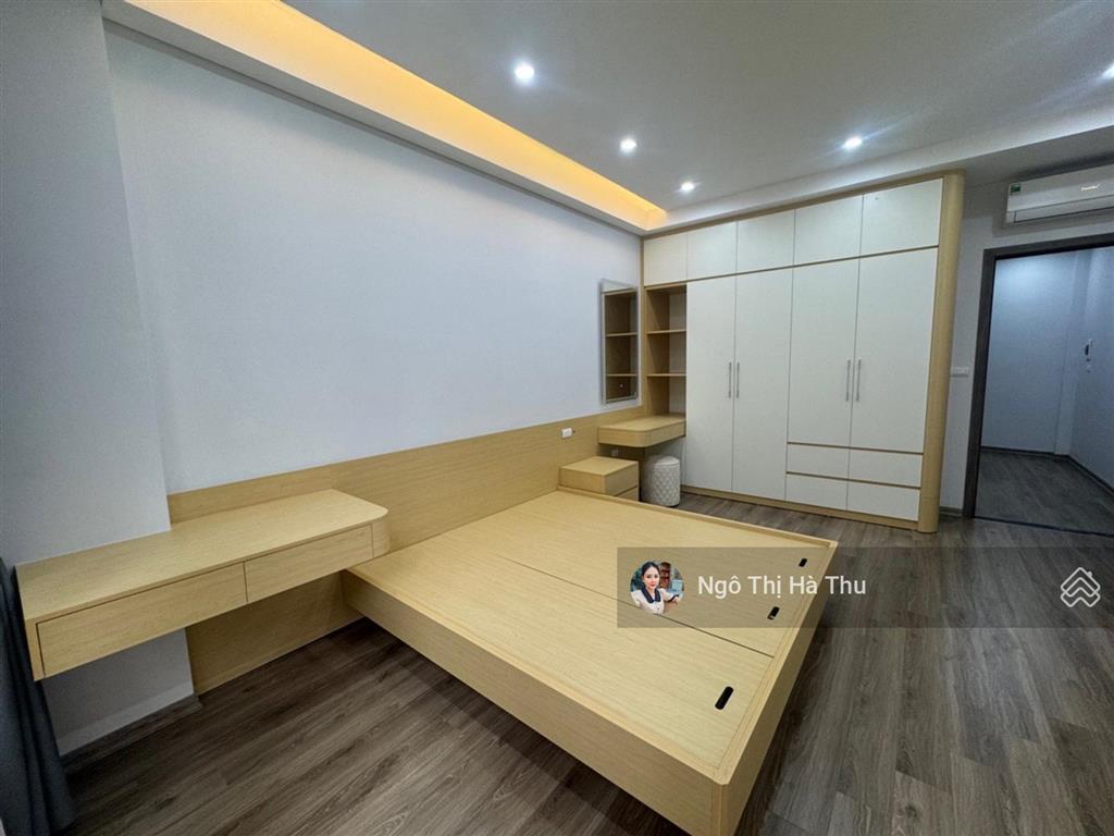 8,2 tỷ có nhà đẹp việt hưng  long biên  42m x 5 tầng mới tinh full nội thất  ở ngay