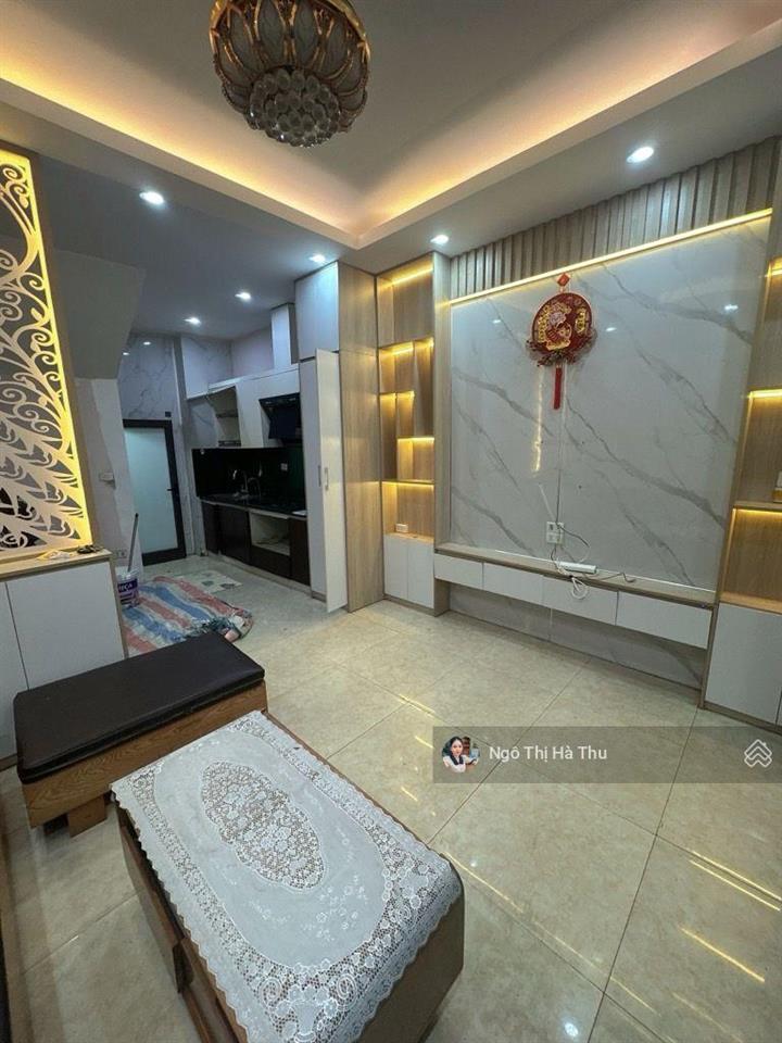 6.9 tỷ có ngay nhà gần chợ ngọc thuỵ  3 phòng ngủ đủ công năng  ở ngay