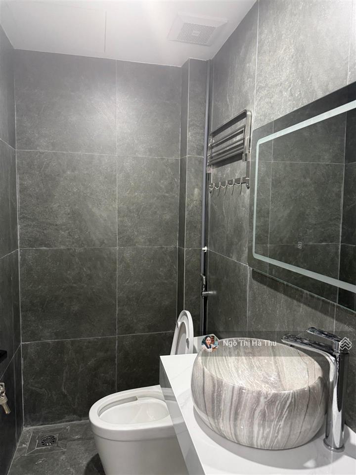 Hạ sốc 1 tỷ nhà đẹp hoa lâm, giá chỉ còn 9,5 tỷ! 45m x 6 tầng thang máy  full nội thất  ở ngay