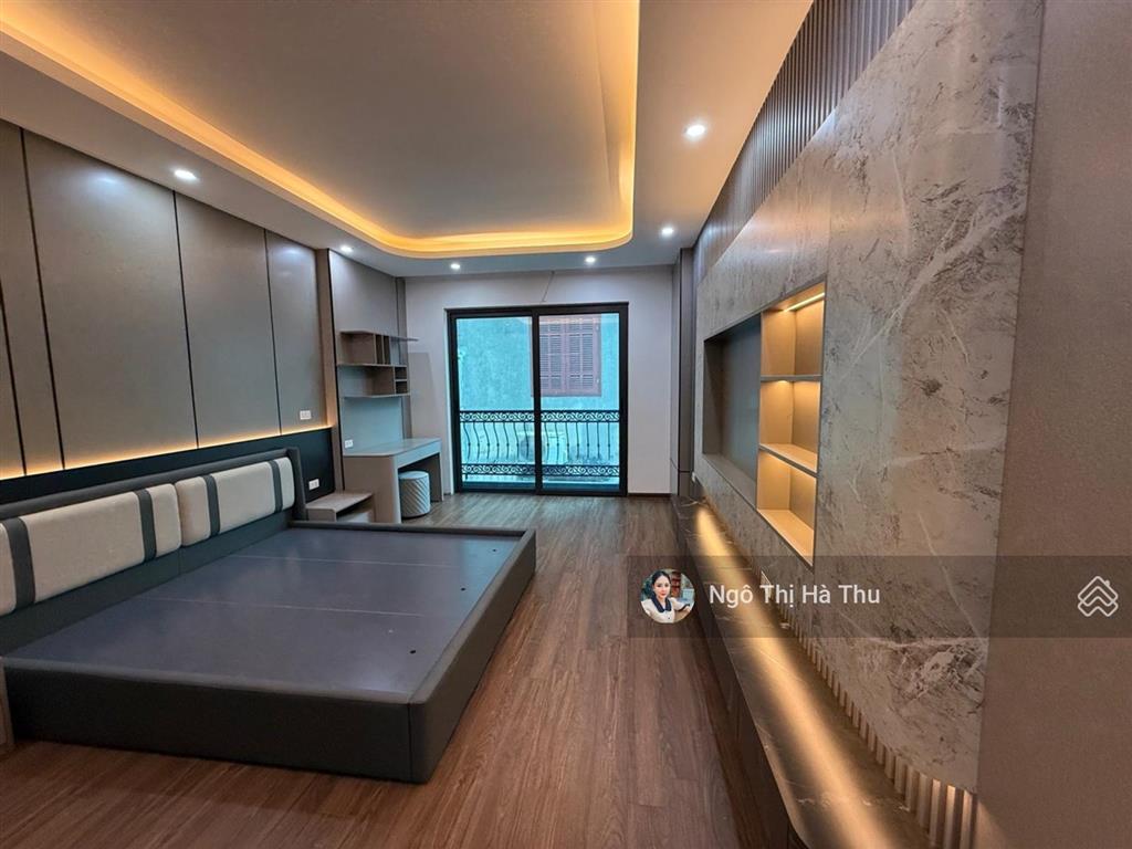 Hạ sốc 1 tỷ nhà đẹp hoa lâm, giá chỉ còn 9,5 tỷ! 45m x 6 tầng thang máy  full nội thất  ở ngay