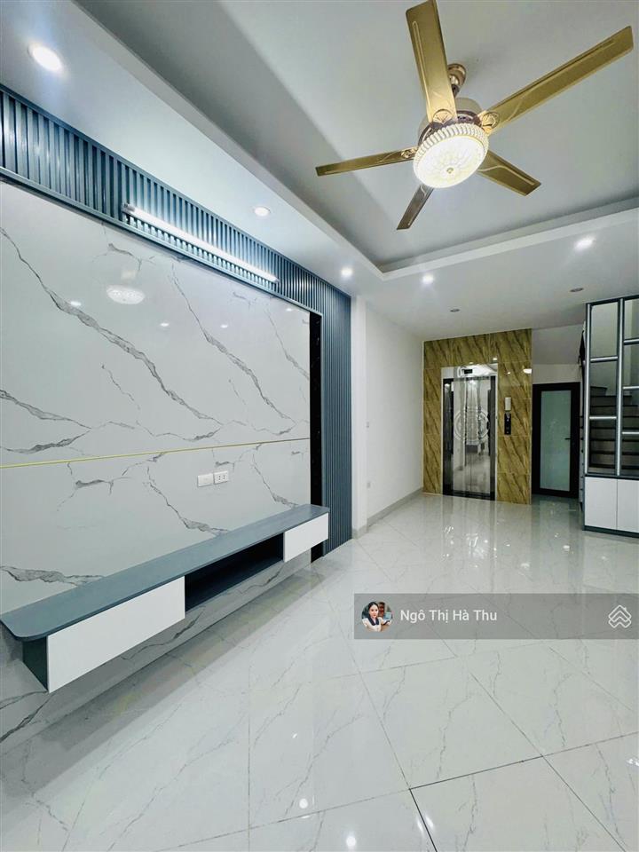 8,7 tỷ có nhà mới tinh  6 tầng thang máy  trung tâm việt hưng  ô tô sát nhà