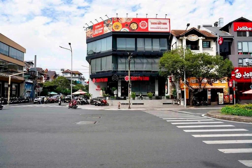 Giảm chào 80 tỷ  hợp đồng thuê 4,7 tỷ. góc 2 mặt tiền phan xích long  hoa phượng
