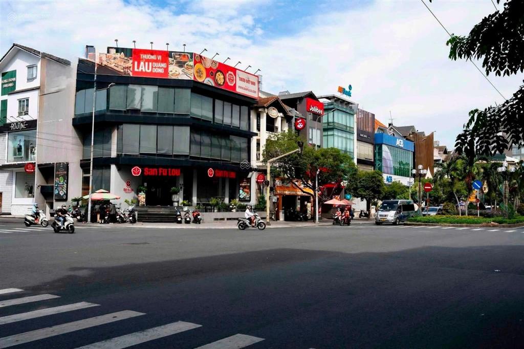 Giảm chào 80 tỷ  hợp đồng thuê 4,7 tỷ. góc 2 mặt tiền phan xích long  hoa phượng
