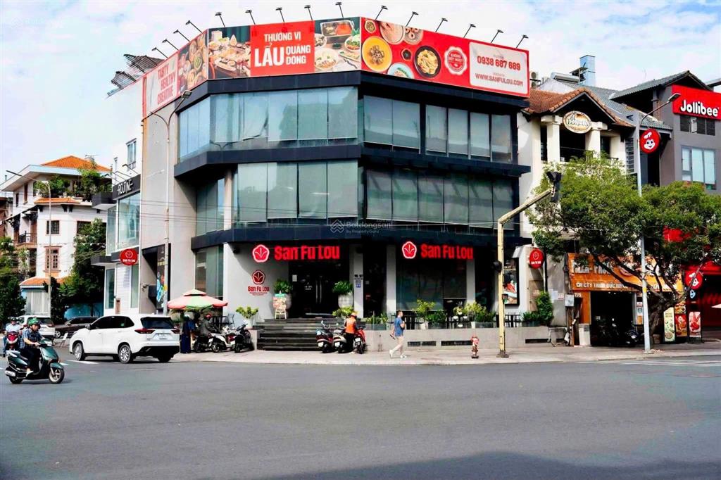 Giảm chào 80 tỷ  hợp đồng thuê 4,7 tỷ. góc 2 mặt tiền phan xích long  hoa phượng