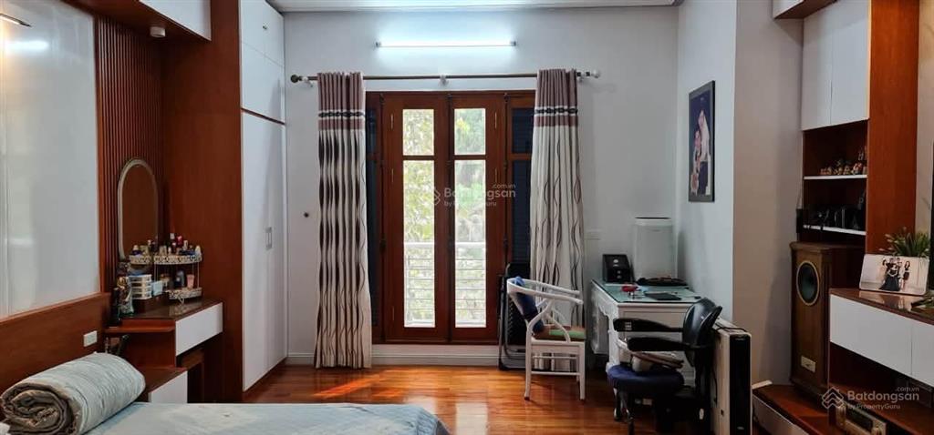 Bán gấp biệt thự vườn đàolô góc đối diện tòa chung cư 1 hầm 4 tầng nổinội thất cao cấpgiá 146 tỷ