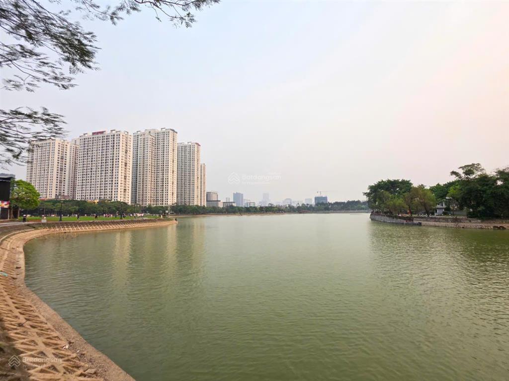 Shophouse thành phố giao lưu 126m2  mt 8m  vỉa hè 8m  đường 40m  5 tầng 1 hầm kinh doanh đỉnh