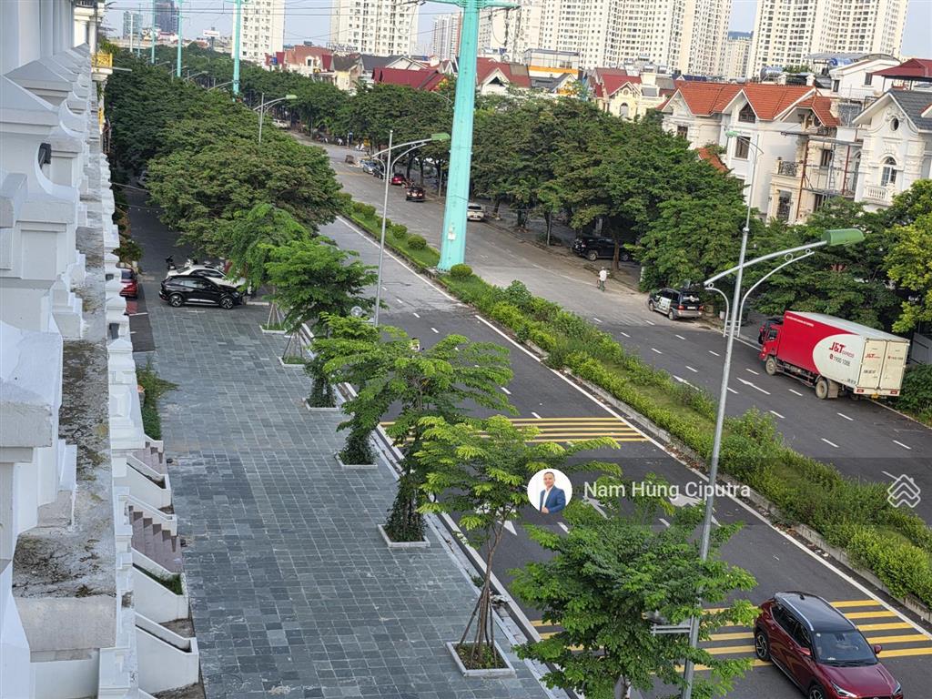 Bán nhà liền kề thành phố giao lưu, vừa ở vừa vừa kinh doanh xây 5 tầng 1 hầm. mt 7,5m vỉa hè 8m