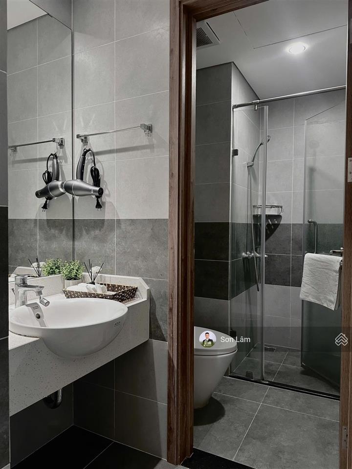 Chính chủ bán 2 ngủ 1 wc  sky oasis  full đồ