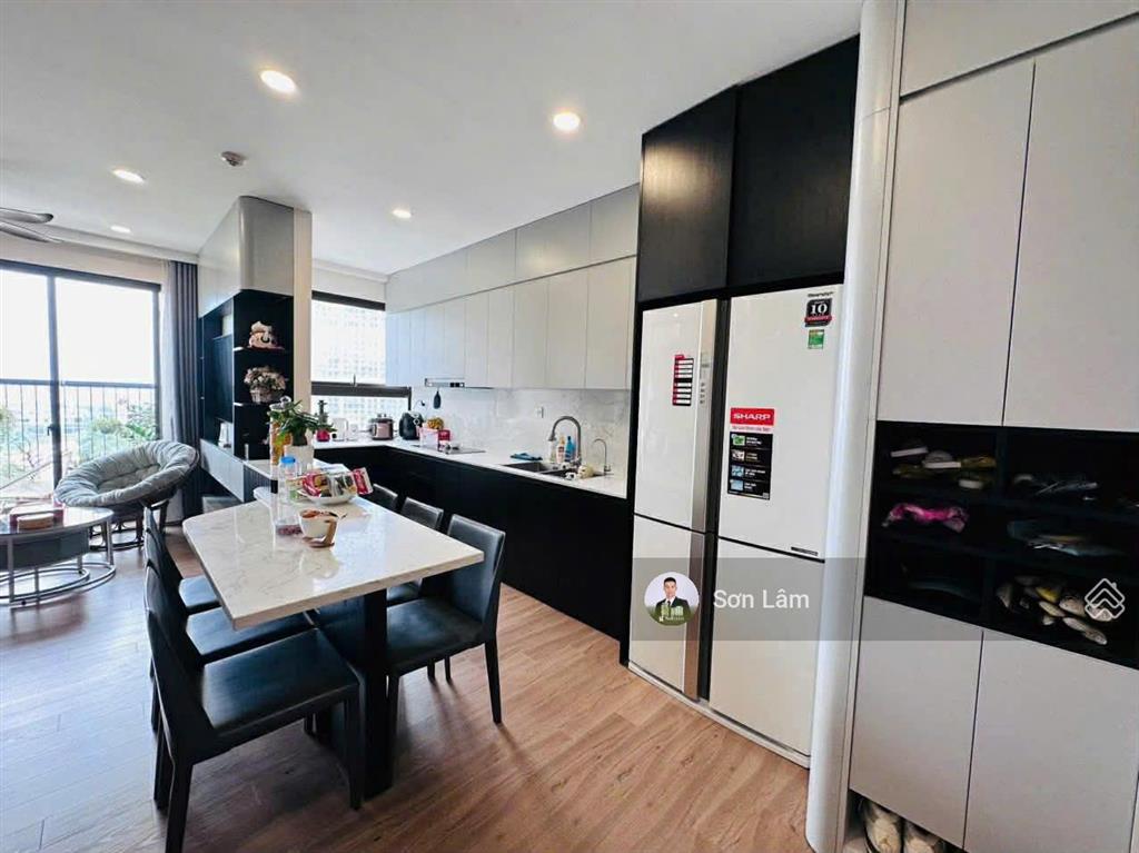Chính chủ bán 3 ngủ 85m2  view đảo  tầng trung  sẵn sổ  full đồ
