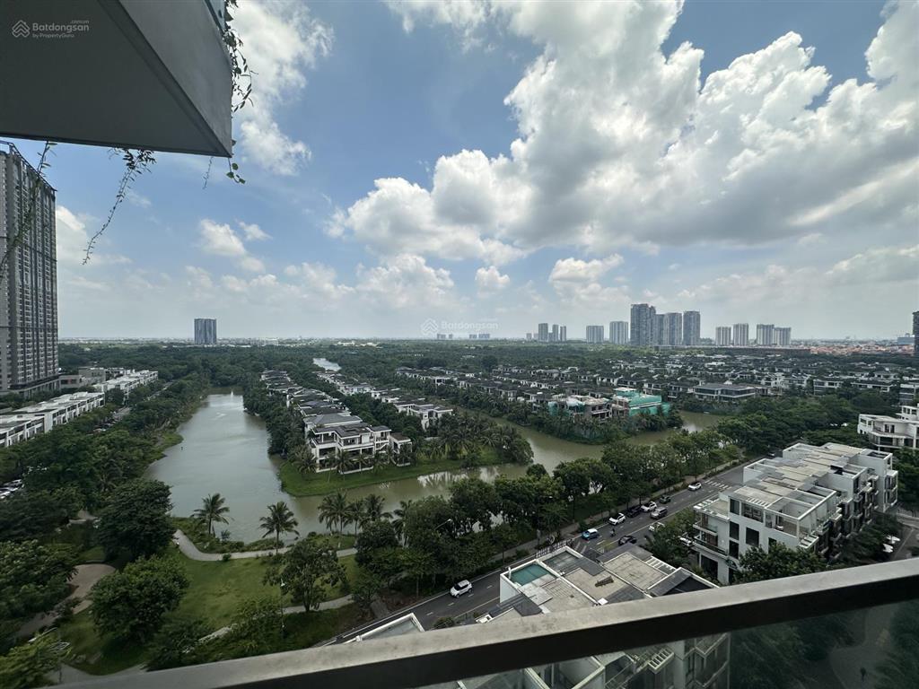 Cho thuê 3pn  sol forest ecopark 100m2, căn góc  sân vườn 10m  view đảo  bếp rèm