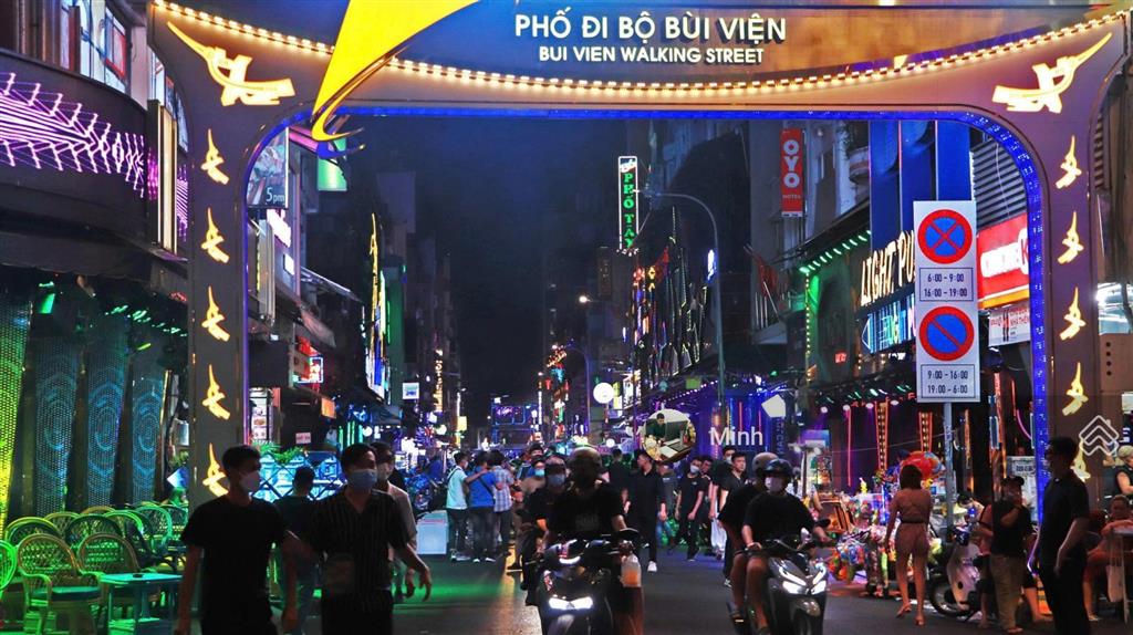 Bán khách sạn 10 tầng phố tây bùi viện  dòng tiền gần 5%  8 tỷ/năm. giá 150 tỷ