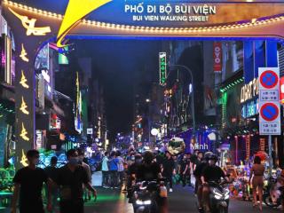 Bán khách sạn phố tây bùi viện quận 1  8x20m hầm 9 tầng, giá 138 tỷ. dòng tiền 300500 triệu/tháng