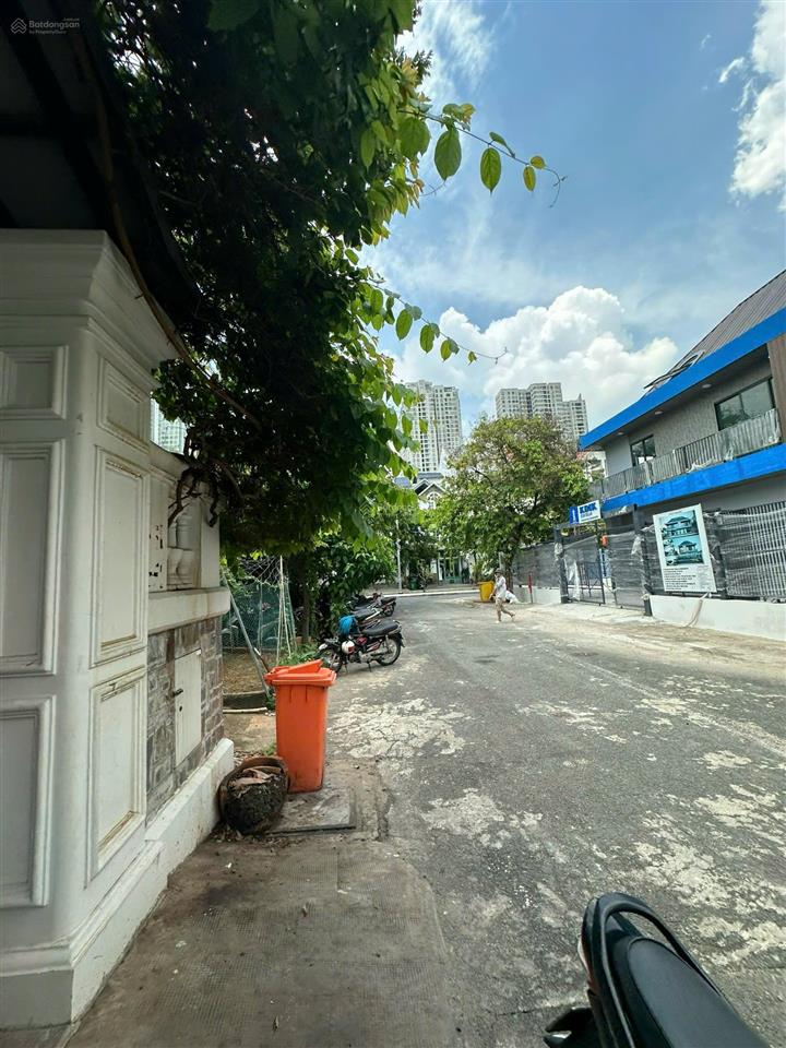 Chính chủ bán biệt thự vip fideco thảo điền quận 2  651m2 công nhận.3 tầng. giá 100 tỷ