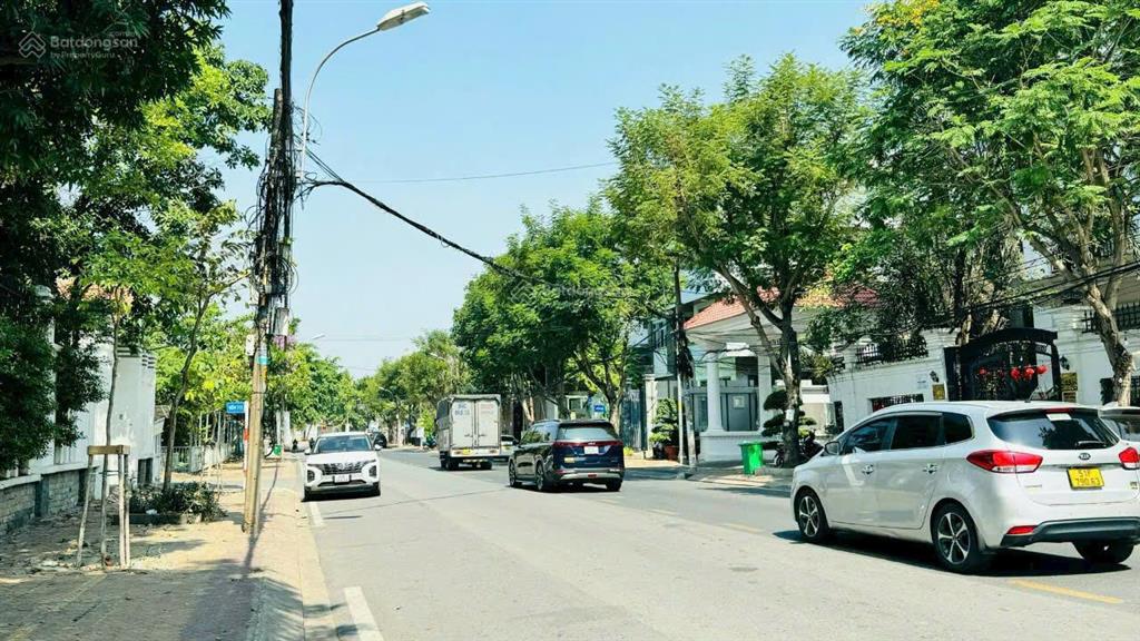 Chính chủ bán biệt thự vip fideco thảo điền quận 2  651m2 công nhận.3 tầng. giá 100 tỷ