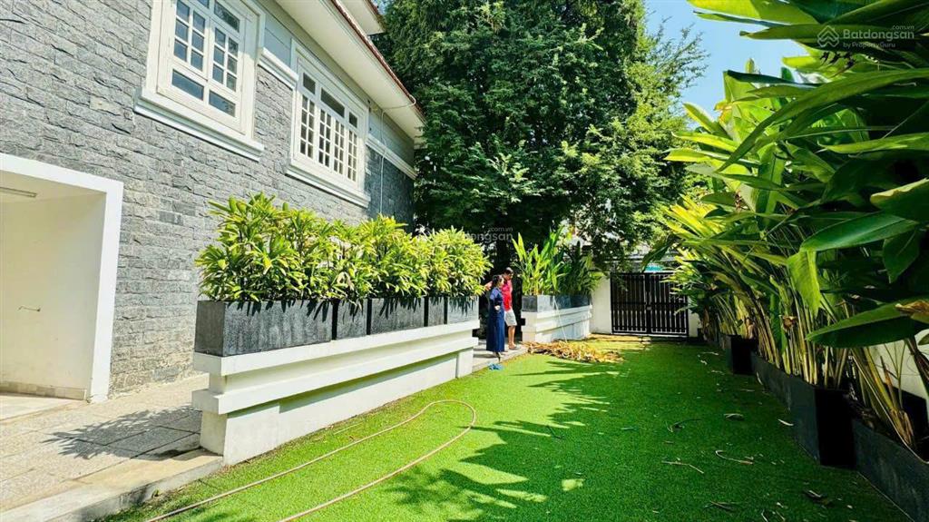 Chính chủ bán biệt thự vip fideco thảo điền quận 2  651m2 công nhận.3 tầng. giá 100 tỷ