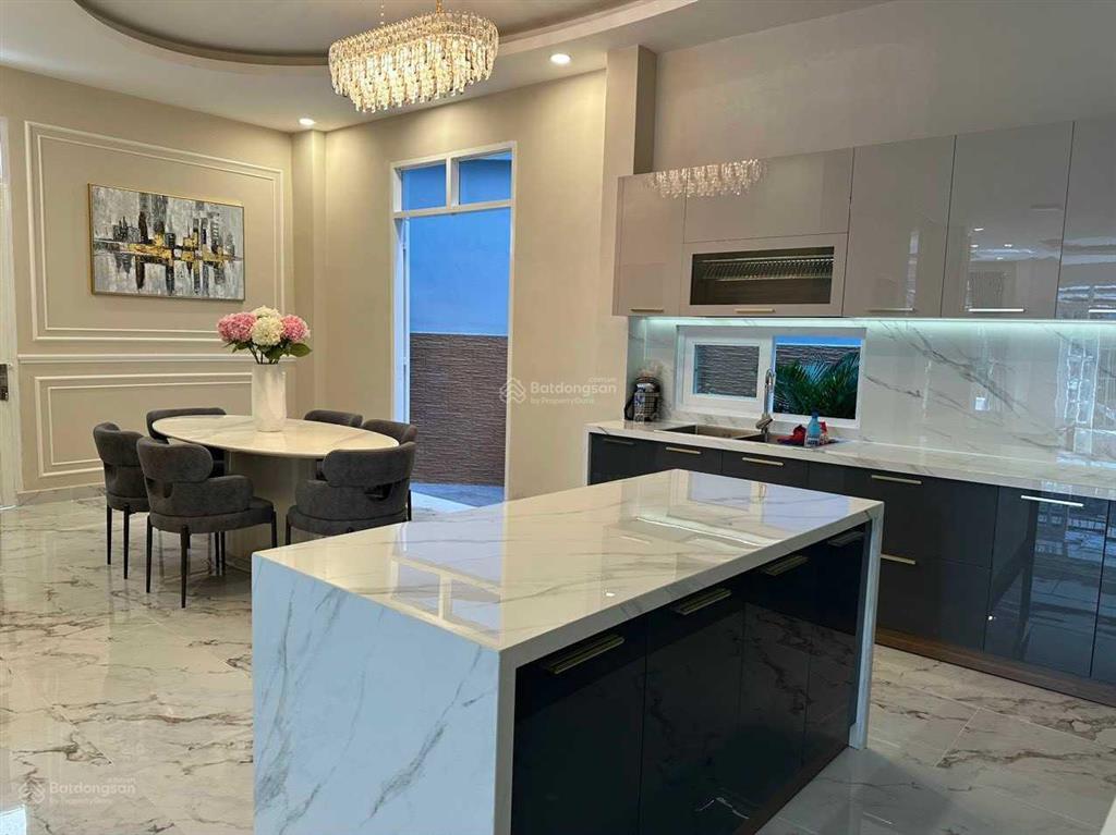 Bán villa hồ bơi sân vườn đẹp nhất tân định quận 1  13x20m hầm 5 lầu. giá 86 tỷ