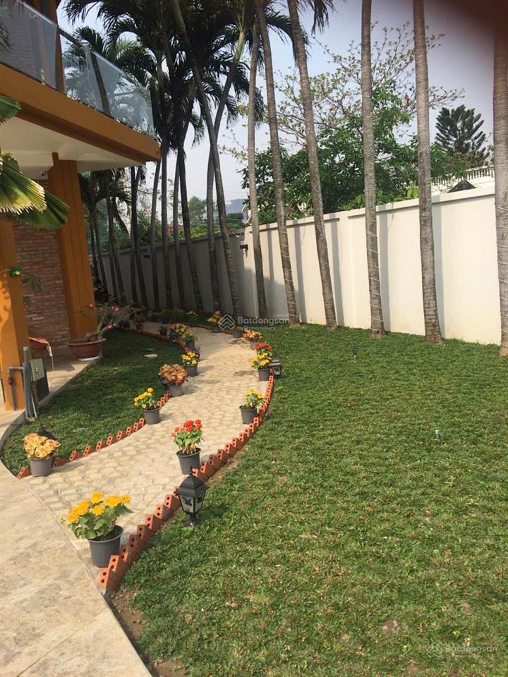 Bán villa hồ bơi, sân vườn trần quốc thảo quận 3  26x20m. hiện cho thuê hơn 200 triệu/tháng