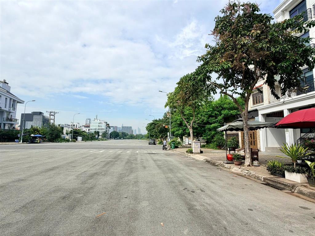 Trục đường 40m  bán 240m2 đất xây biệt thự ven sông sài gòn, an khánh quận 2 (220 triệu/m2)