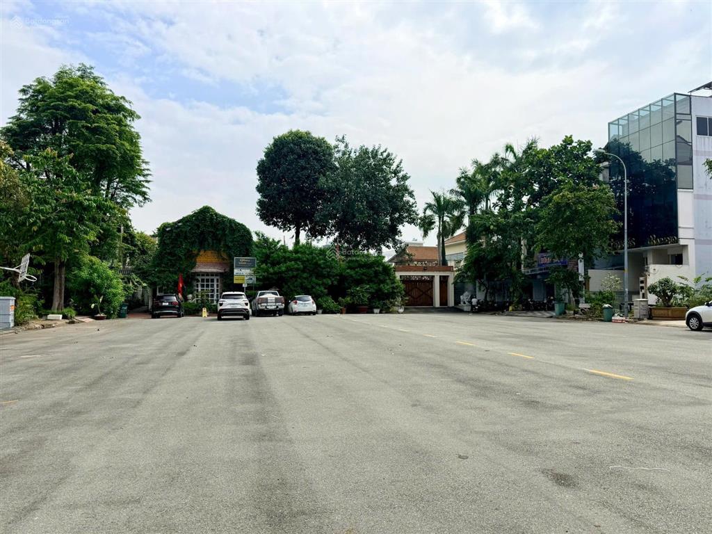 Trục đường 40m  bán 240m2 đất xây biệt thự ven sông sài gòn, an khánh quận 2 (220 triệu/m2)
