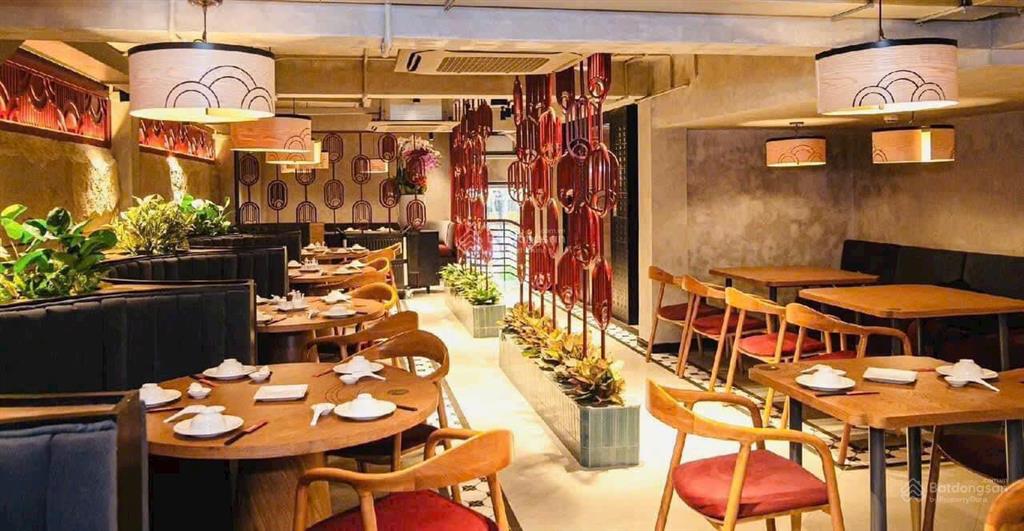 Bán góc 2 mặt tiền phan xích long  nhà hàng thuê 380 triệu/tháng  16x16m. hầm 3 tầng