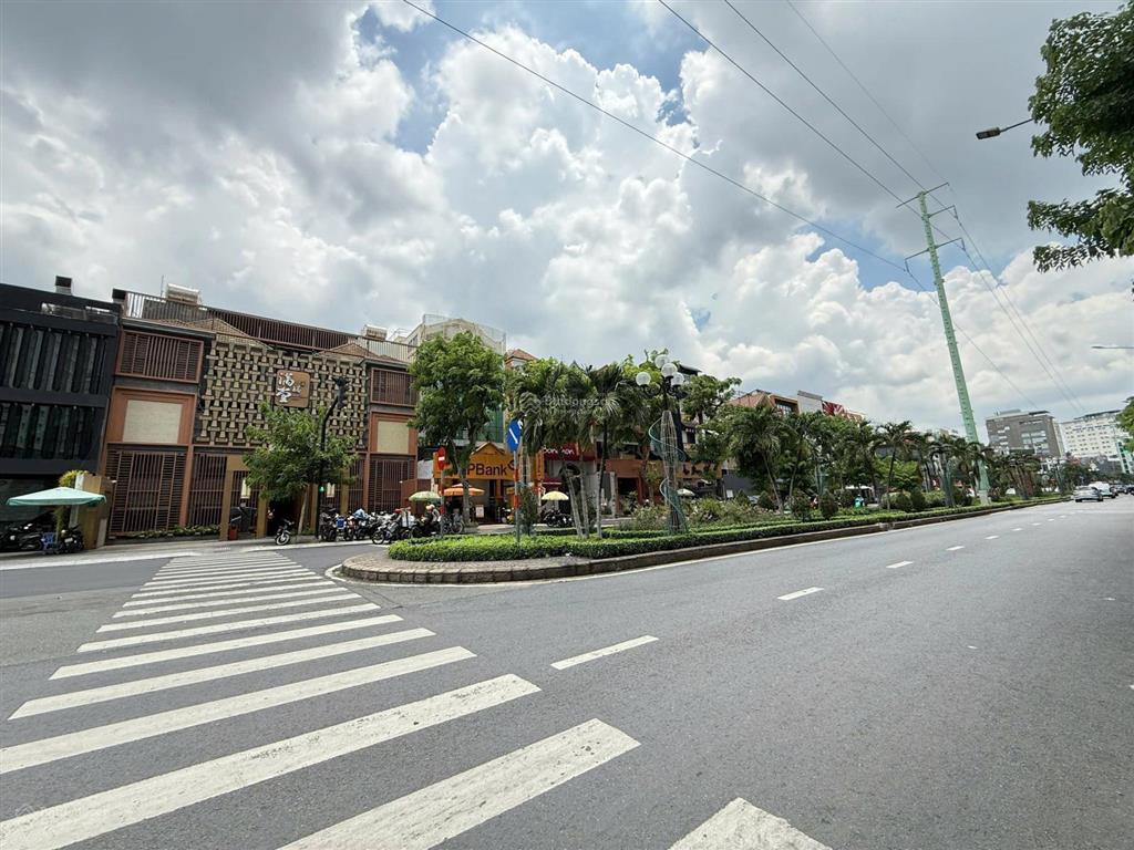 Bán góc 2mt phan xích long phú nhuận  nhà hàng thuê 380 triệu/tháng. giá 225 tỷ