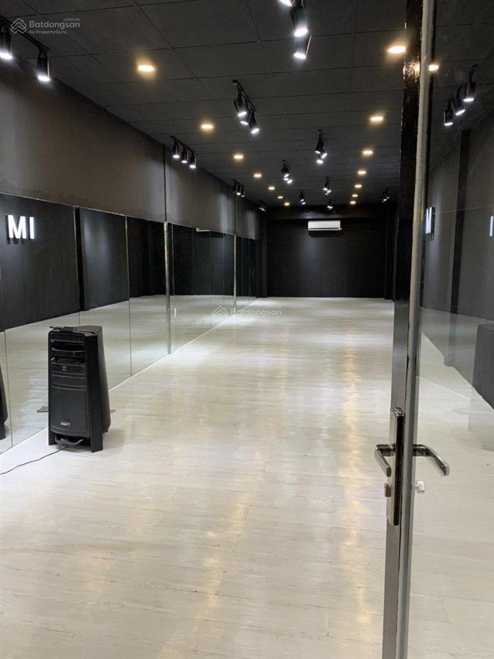 Bán góc 2 mặt tiền võ văn tần quận 3  nhà trệt 3 lầu. giá 20 tỷ (hđt 40 triệu)