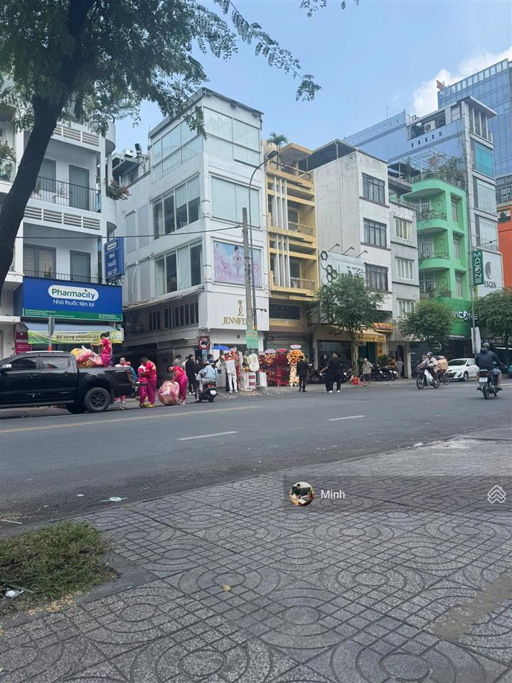 Bán góc 2 mặt tiền võ văn tần quận 3  nhà trệt 3 lầu. giá 20 tỷ (hđt 40 triệu)