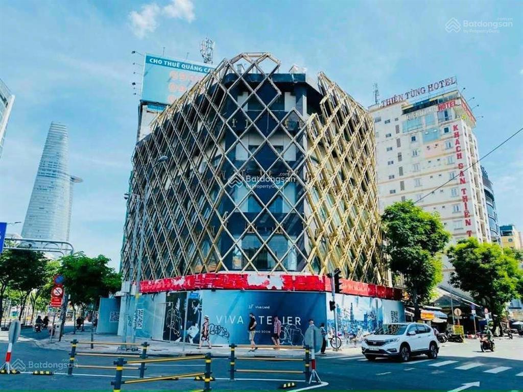 Cho thuê góc 3mt 179 hàm nghi quận 1  quảng trường chợ bến thành. 15x20m 5 tầng. giá 2 tỷ/tháng