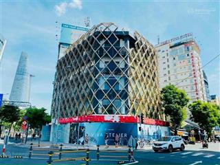 Cho thuê góc 3mt 179 hàm nghi quận 1  quảng trường chợ bến thành. 15x20m 5 tầng. giá 2 tỷ/tháng