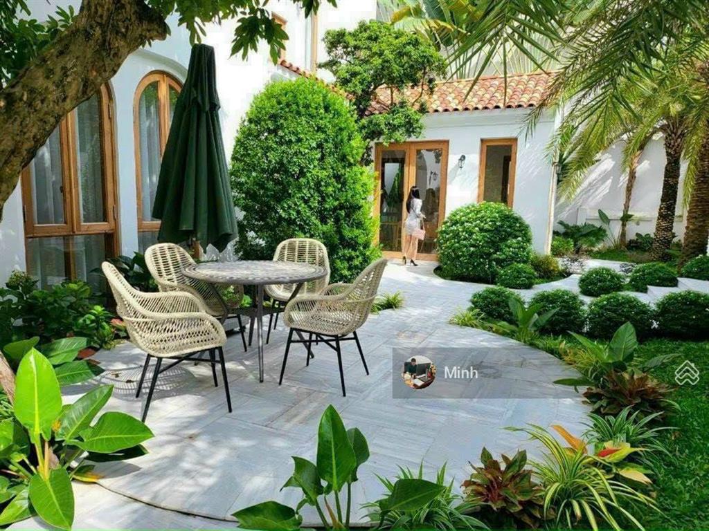 Bán nhà góc 2 mặt tiền ven sông, gần trẫn não, an khánh quận 2  18x20m trệt 2 lầu.