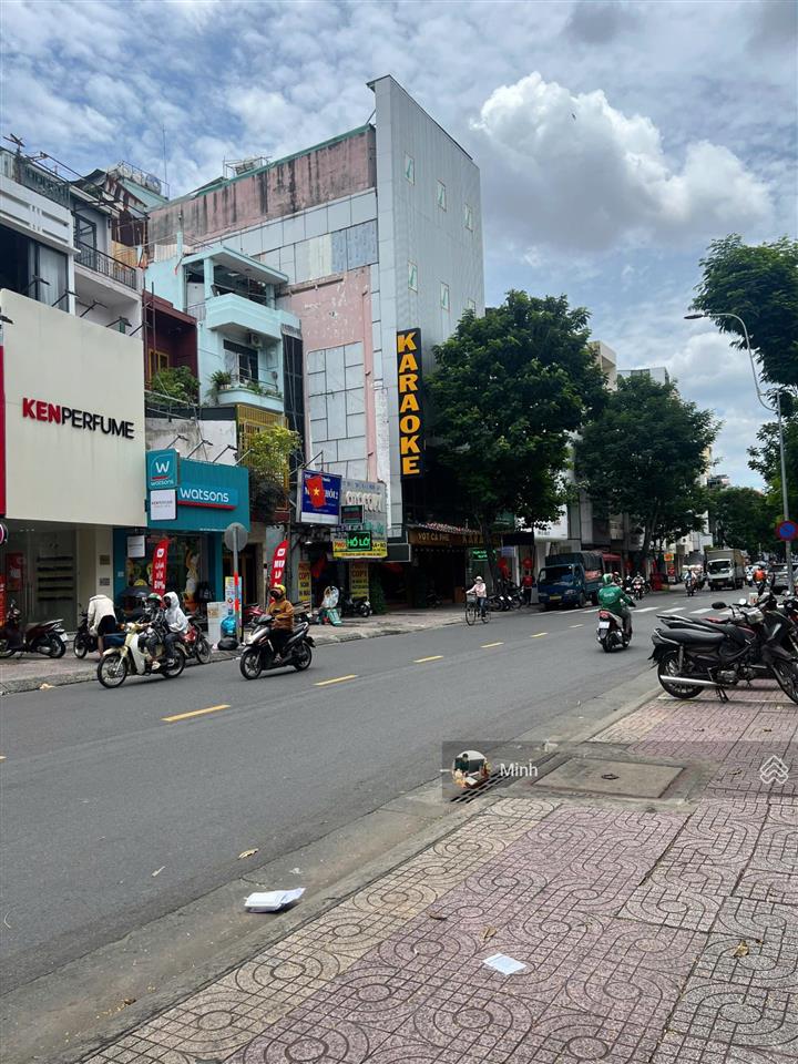 Ngang 8,7 x 30m mặt tiền lê văn sỹ, phú nhuận. giá 68 tỷ (phù hợp mua xây tòa nhà)