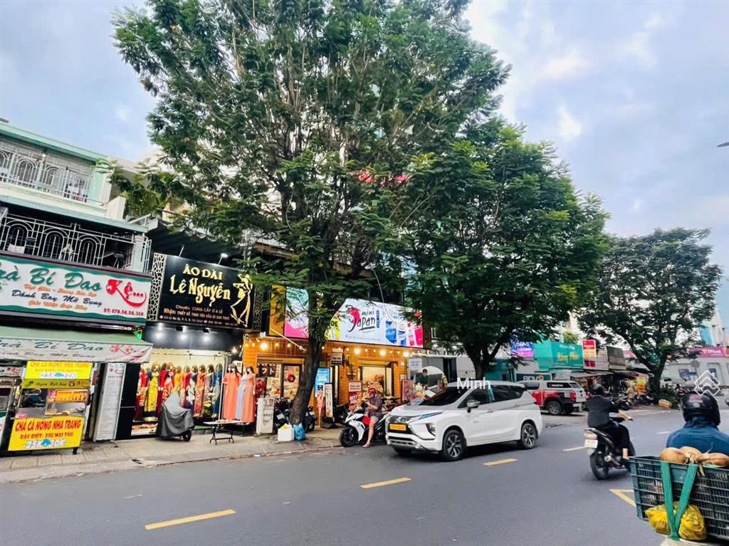 Ngang 8,7 x 30m mặt tiền lê văn sỹ, phú nhuận. giá 68 tỷ (phù hợp mua xây tòa nhà)