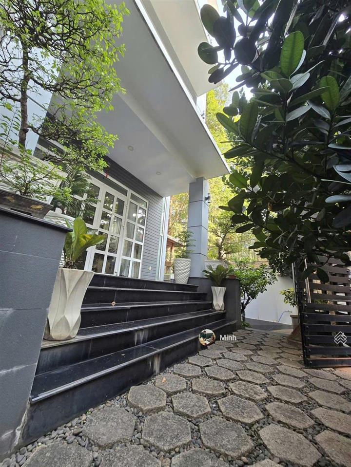 Bán villa phố lê văn sỹ, quận 3  diện tích 245m2. nhà trệt 2 lầu. giá 49.5 tỷ