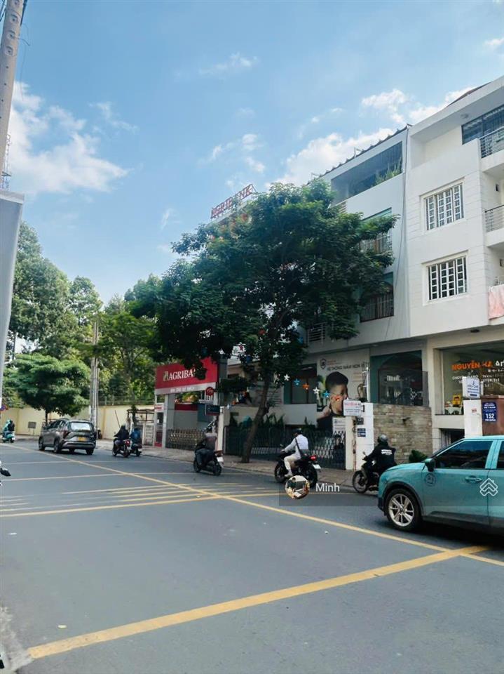 Siêu vị trí đường phổ quang, phú nhuận  5x18m, hầm 4 tầng  giá 30 tỷ (hđt 65 triệu)