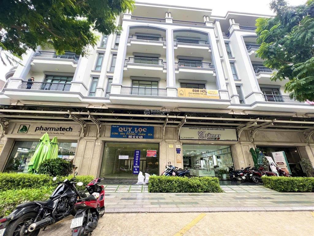 Bán nhà mặt tiền nguyễn thị nhung vạn phúc city. 9x20m nhà 6 tầng thang máy. giá 49.5 tỷ