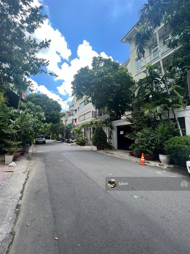 Bán nhà hoa lan p2 phú nhuận  16m x 18m nhà 4 tầng  giá 88 tỷ, cho thuê 200 triệu/tháng