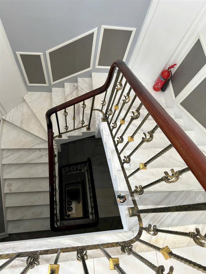 Bán nhà full nội thất quận 1  đối diện công viên lê văn tám  6.5x18m 4 tầng  giá 27 tỷ