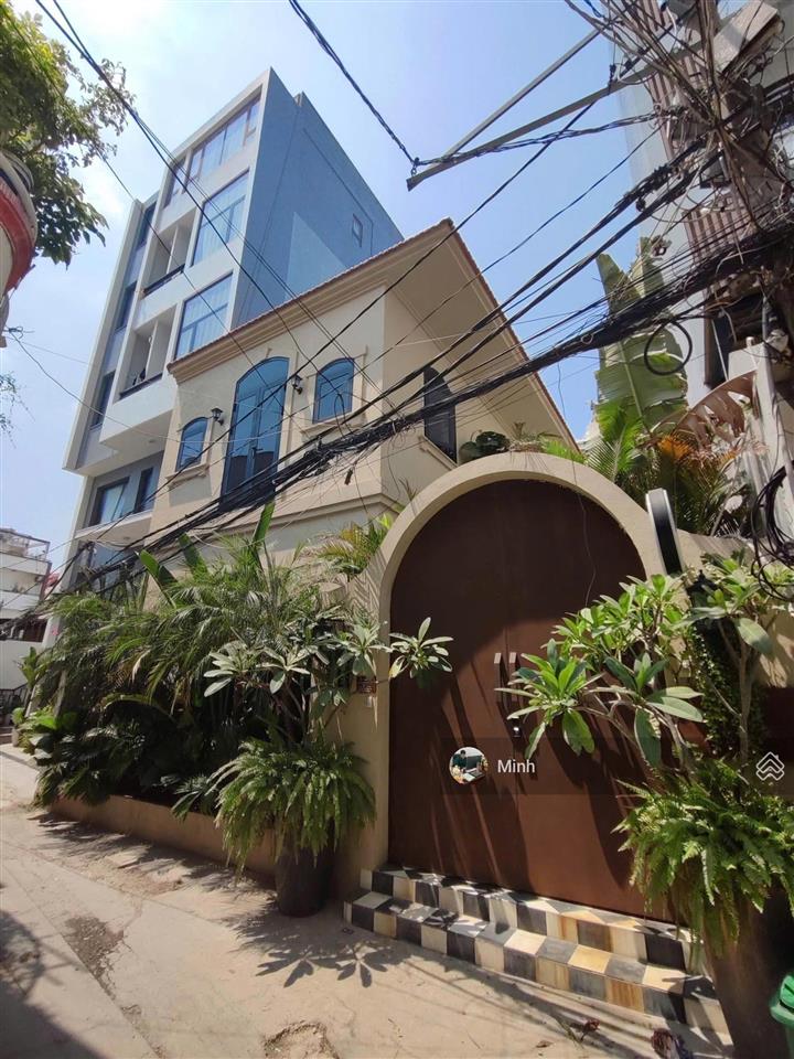 Bán villa 18 đường 63 thảo điền ngang 8,5x22 / nhà 2 tầng / 6 phòng / giá 48 tỷ