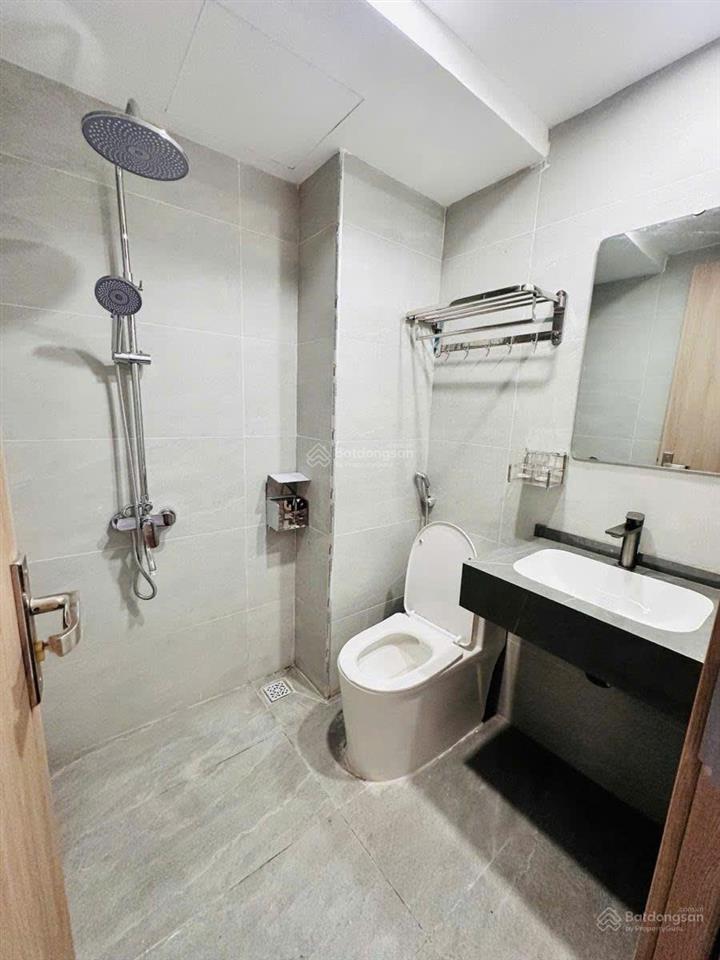 Cần bán nhà gấp ở gần bệnh viện bạch mai 35m 6 tầng 3.6m giá 9.4 tỷ kinh doanh thang máy view hồ