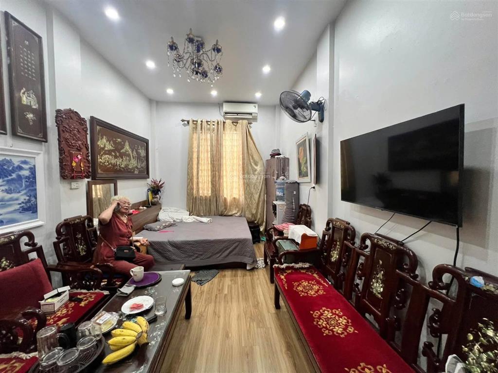Bán nhà mặt phố minh khai  quy hoạch ổn định  35m  5 tầng  vỉa hè rộng  đang cho thuê  chỉ 17.6 tỷ